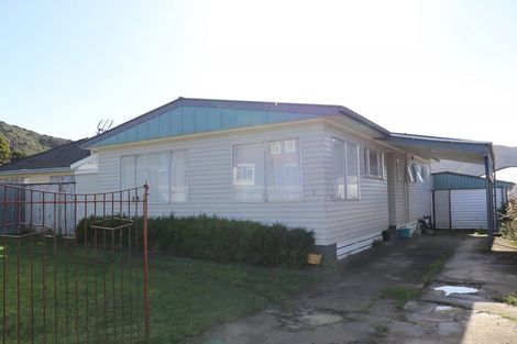 Photo of property in 2 Hamstead Street, Wainuiomata, Lower Hutt, 5014