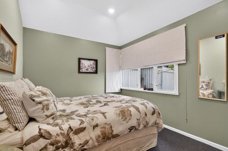 Photo of property in 8 Phoenix Place, Havelock North, 4130