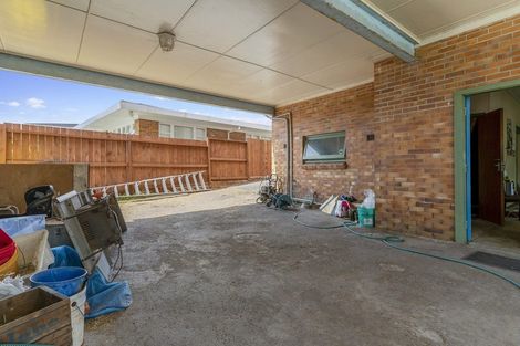 Photo of property in 71 Jaemont Avenue, Te Atatu South, Auckland, 0610