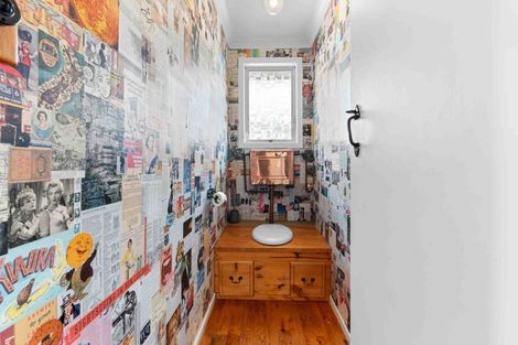 Photo of property in 15 Carlton Terrace, Westown, New Plymouth, 4310