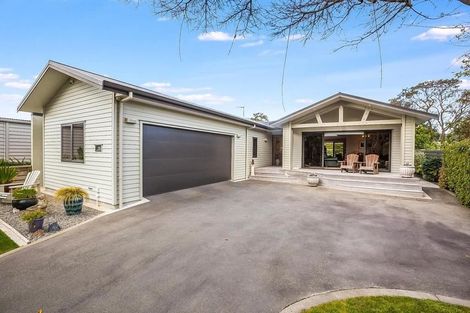 Photo of property in 10 Horopito Road, Waikanae, 5036