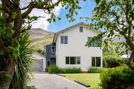 Photo of property in 52 Kelliher Drive, Wanaka, 9305
