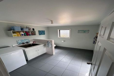 Photo of property in 473 Glenfield Road, Glenfield, Auckland, 0629