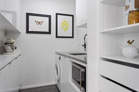 Photo of property in 154 Holly Road, St Albans, Christchurch, 8014