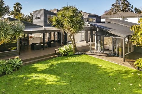 Photo of property in 6 Birchwood Grove, Greenhithe, Auckland, 0632