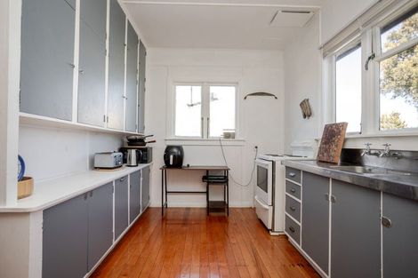 Photo of property in 3 Victoria Avenue, Dannevirke, 4930