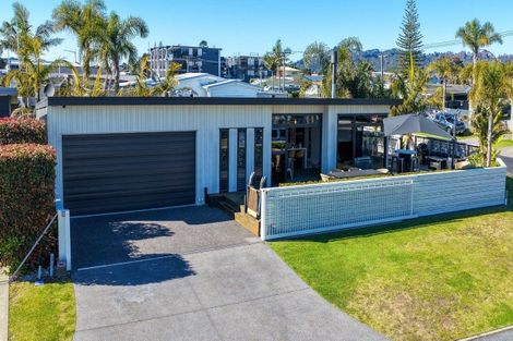 Photo of property in 120 Aickin Road, Whangamata, 3620
