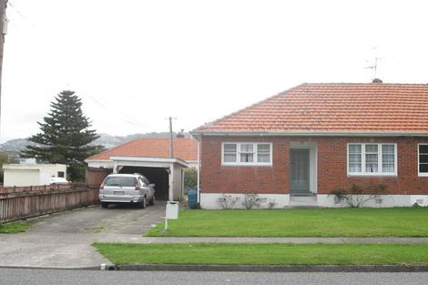 Photo of property in 73 Oxford Terrace, Epuni, Lower Hutt, 5011