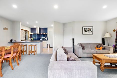 Photo of property in 1/24 Merton Avenue, Glenfield, Auckland, 0627