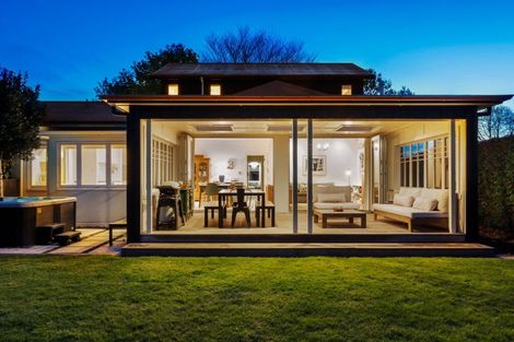 Photo of property in 10 Franklin Terrace, Havelock North, 4130