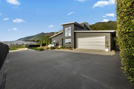Photo of property in 35 Matenga Street, Waikanae, 5036