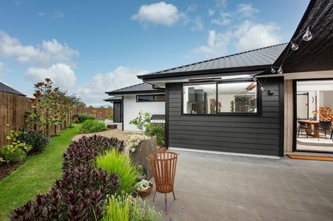 Photo of property in 10 Franks Place, Outram, 9019