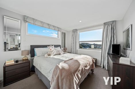 Photo of property in 5 Spitfire Place, Newlands, Wellington, 6037