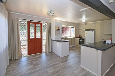 Photo of property in 54 Foster Road, Temple View, Hamilton, 3218