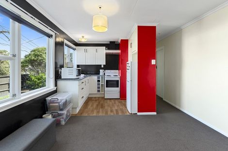 Photo of property in 3 Thames Street, Island Bay, Wellington, 6023