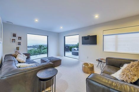 Photo of property in 137 Luckens Road, West Harbour, Auckland, 0618