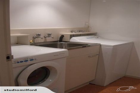 Photo of property in 7 Peter Terrace, Castor Bay, Auckland, 0620