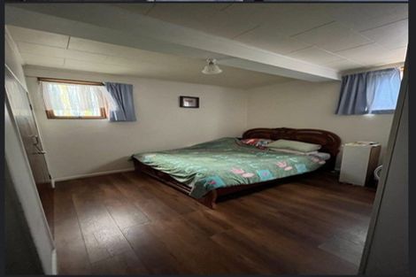 Photo of property in 42 Compton Street, Hillcrest, Auckland, 0627