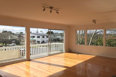 Photo of property in 137 Gossamer Drive, Pakuranga Heights, Auckland, 2010