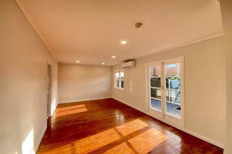 Photo of property in 70 Hobsonville Road, West Harbour, Auckland, 0618