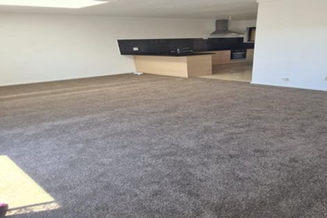 Photo of property in 2/76 Kenderdine Road, Papatoetoe, Auckland, 2025