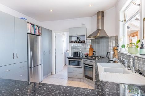 Photo of property in 33 Fairfield Avenue, Fairfield, Lower Hutt, 5011