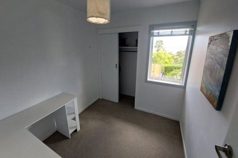 Photo of property in 1/5a Pullum Street, Birkenhead, Auckland, 0626