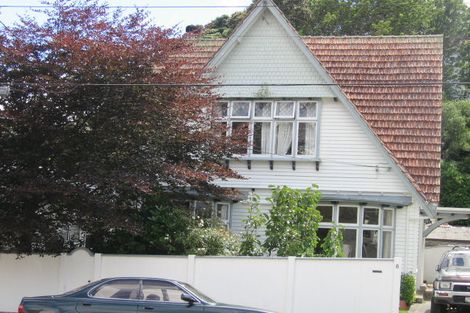 Photo of property in 8 Ngaio Road, Kelburn, Wellington, 6012
