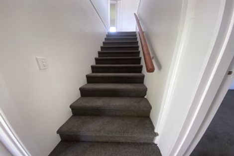 Photo of property in 2/38 Holland Road, Hillcrest, Auckland, 0627