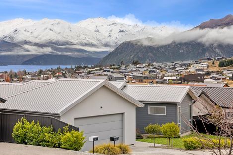 Photo of property in 8 The Heights Avenue, Wanaka, 9305