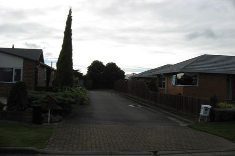 Photo of property in 19 Honeysuckle Place, Northcote, Christchurch, 8052