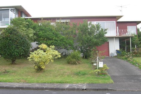 Photo of property in 2/1 Kaihu Street, Northcote, Auckland, 0627