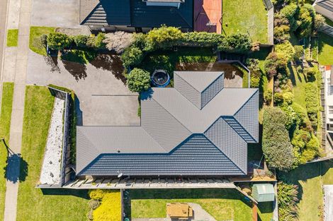 Photo of property in 5 Tongariro Drive, Aotea, Porirua, 5024