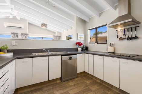 Photo of property in 16a Fincham Road, Raumati Beach, Paraparaumu, 5032