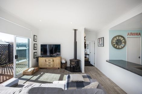Photo of property in 69 Nash Parade, Foxton Beach, Foxton, 4815