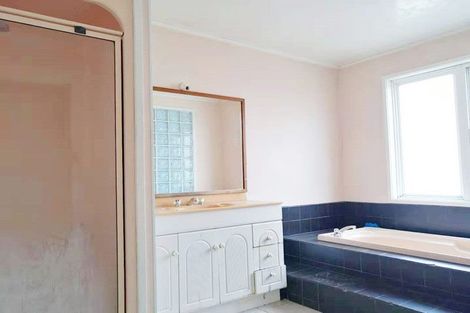 Photo of property in 3209 Great North Road, New Lynn, Auckland, 0600