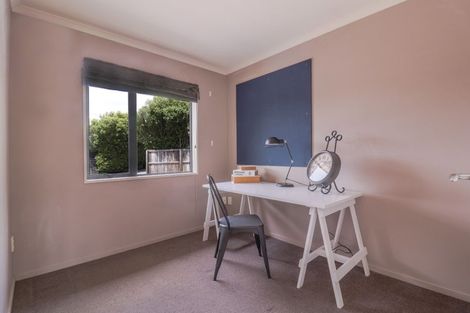 Photo of property in 8 Antonia Place, Aidanfield, Christchurch, 8025
