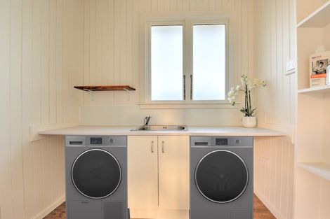 Photo of property in 153 Seaward Road, Edendale, 9825