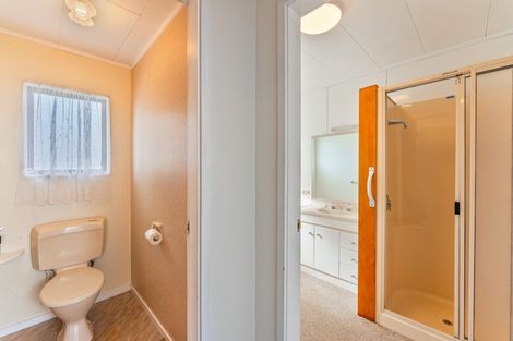 Photo of property in 101 Norfolk Crescent, Otaki Beach, Otaki, 5512