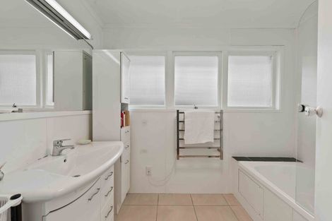 Photo of property in 7 James Place, Opaheke, Papakura, 2113