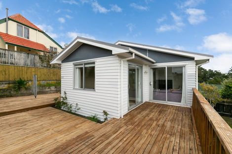 Photo of property in 12 Mcmahon Way, Paparangi, Wellington, 6037