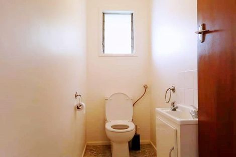 Photo of property in 90 Hillcrest Avenue, Hillcrest, Auckland, 0627