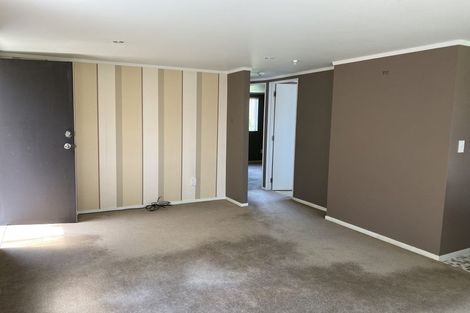 Photo of property in 57 View Road, Henderson, Auckland, 0612