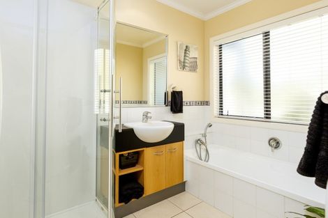 Photo of property in 2 Sabana Place, Bethlehem, Tauranga, 3110