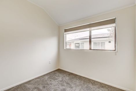 Photo of property in 2/13 Mana Esplanade, Paremata, Porirua, 5026