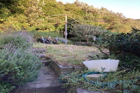 Photo of property in 31 Cave Road, Houghton Bay, Wellington, 6023