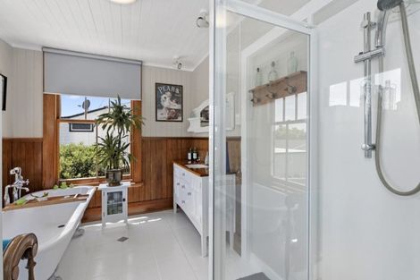 Photo of property in 106 Forest Lake Road, Forest Lake, Hamilton, 3200