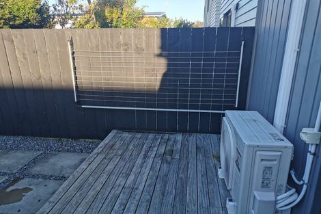 Photo of property in 4/30 West Coast Road, Glen Eden, Auckland, 0602