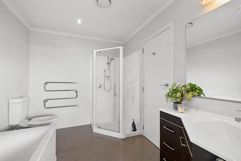 Photo of property in The Strand, 4/16 Ronald Street, Strandon, New Plymouth, 4312