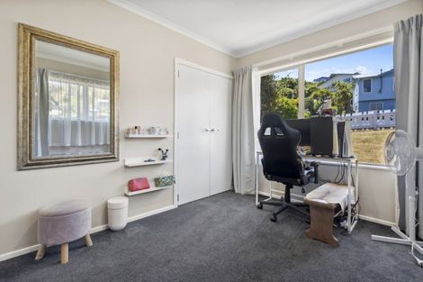 Photo of property in 10 Inlet View, Titahi Bay, Porirua, 5022